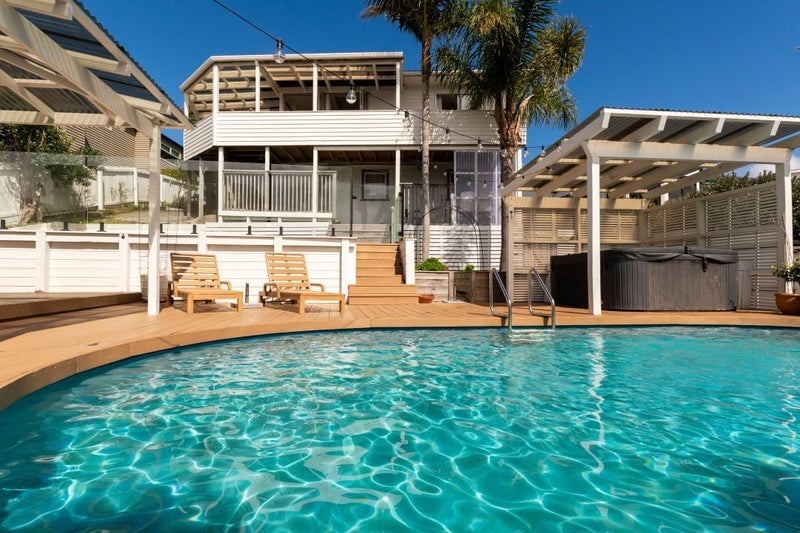 11A Mizpah Road, Waiake, Auckland - Carousel 1