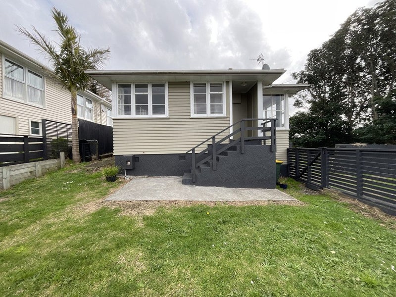 29 Endeavour Street, Marfell, New Plymouth - Carousel 2