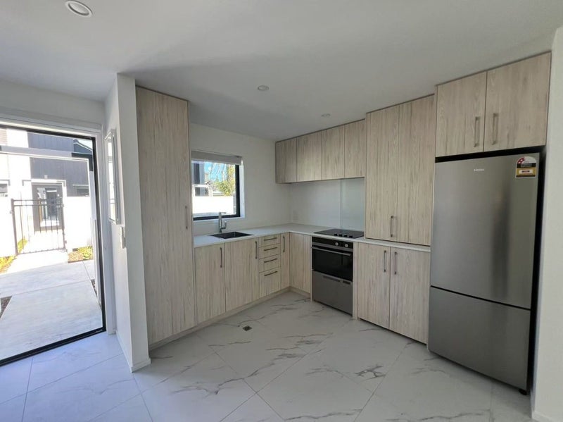 8/23 Awaroa Road, Sunnyvale, Auckland - Carousel 2