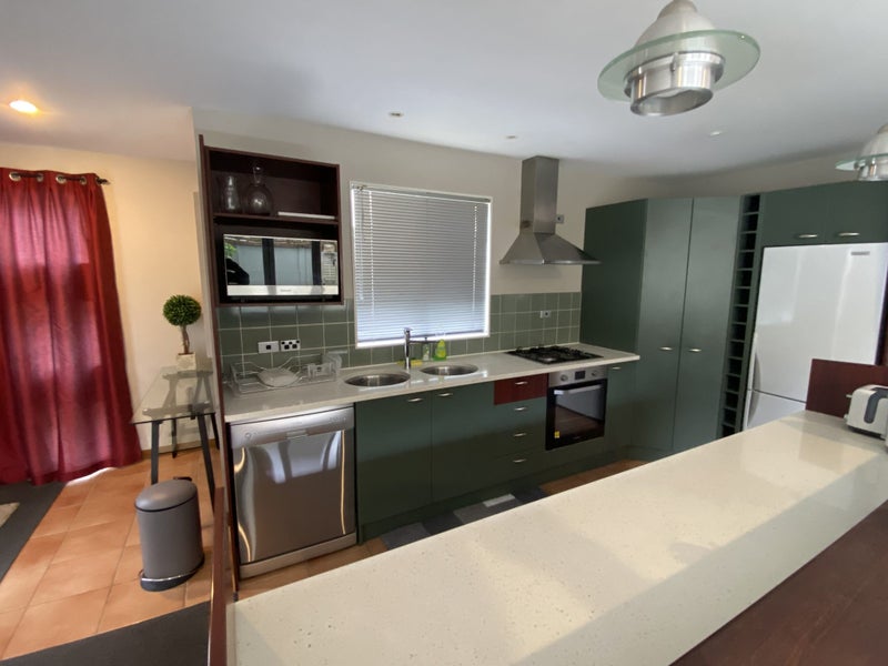 9/4A Mill Lane, Whitiora, Hamilton - Carousel 2