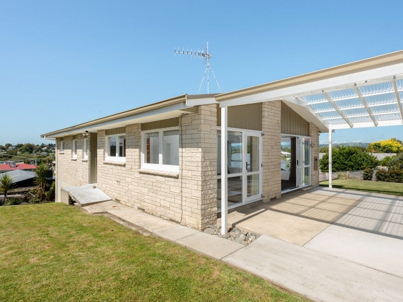 11B Warwick Place, Brookfield, Tauranga - Carousel 2
