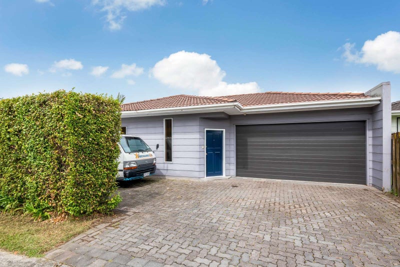 135 Aviemore Drive, Highland Park, Auckland - Carousel 1