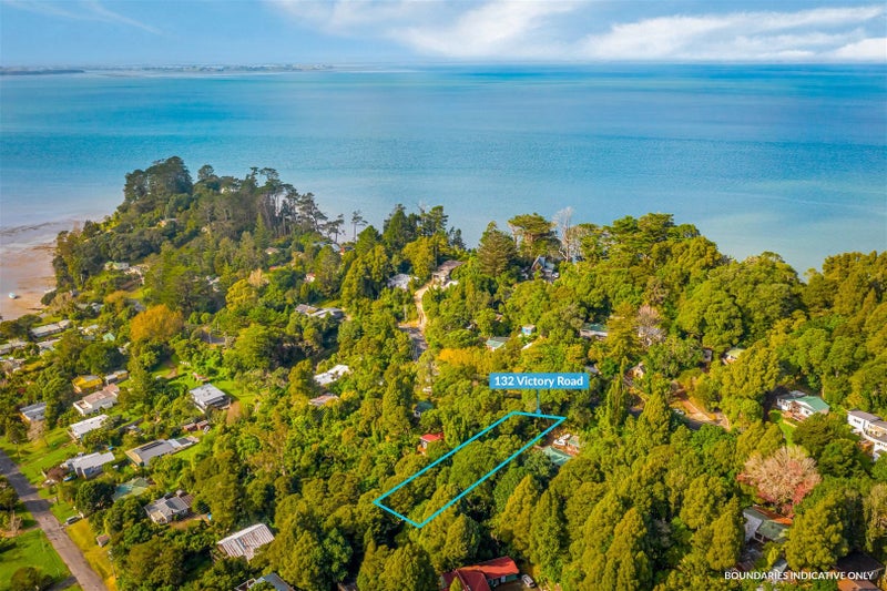 132 Victory Road, Laingholm, Auckland - Carousel 2
