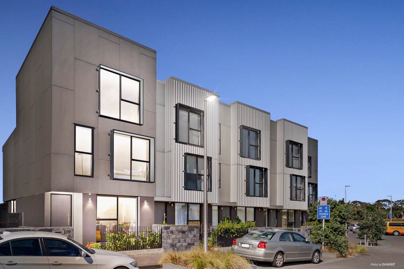 26 Kimiora Street, Three Kings, Auckland - Carousel 2