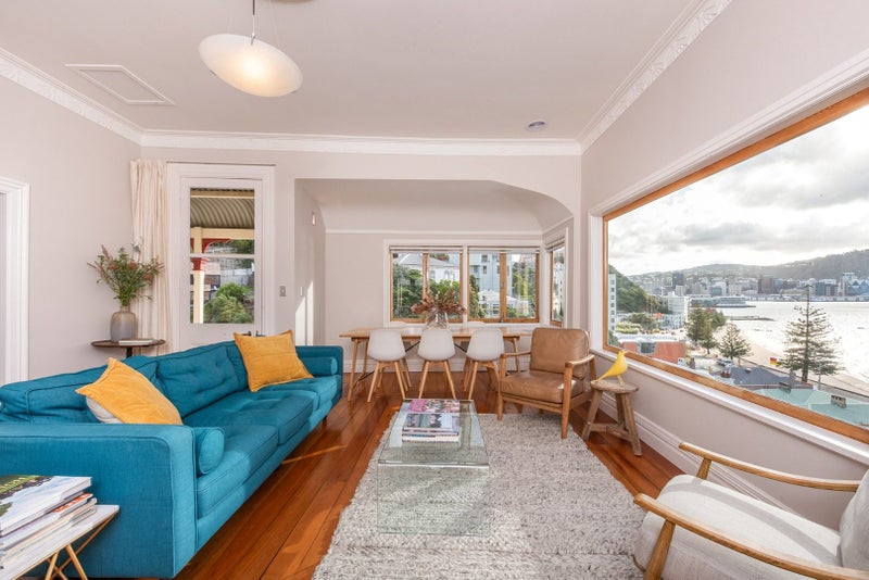 15 Hay Street, Oriental Bay, Wellington - Carousel 1