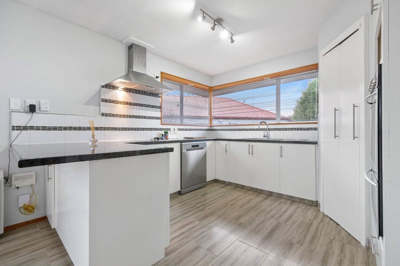 15 Algie Place, Avonhead, Christchurch - Carousel 1