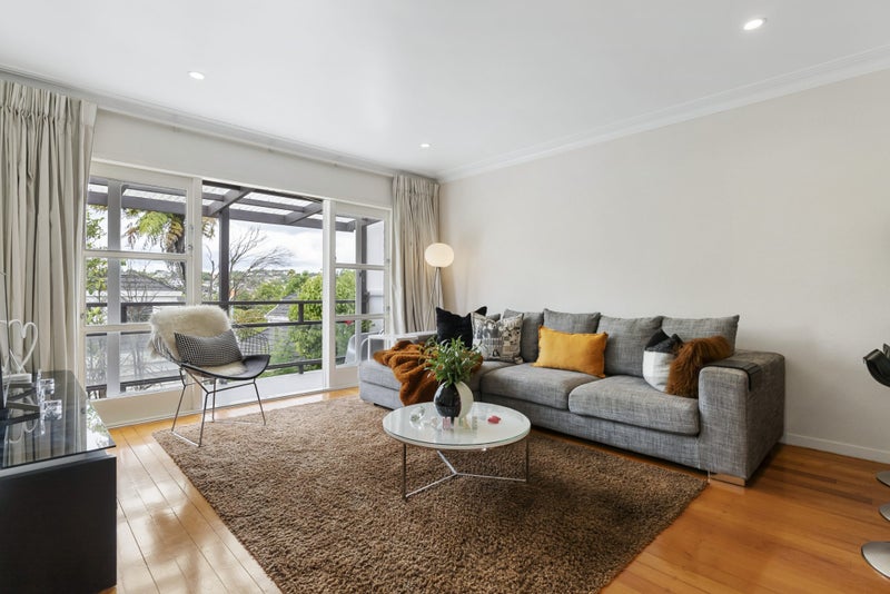 2/420 Beach Road, Mairangi Bay, Auckland - Carousel 2