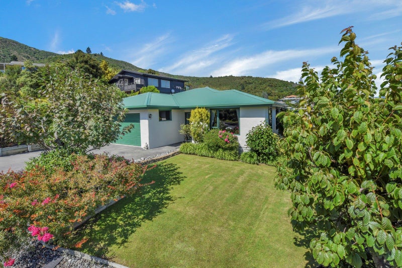 10 Matai Place, Waikawa, Picton - Carousel 1