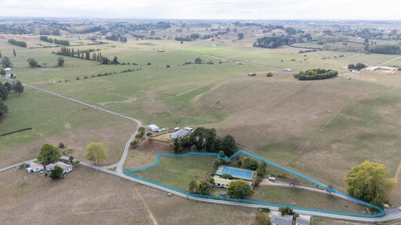 2/134 Barrett Road, Temple View, Hamilton - Carousel 1