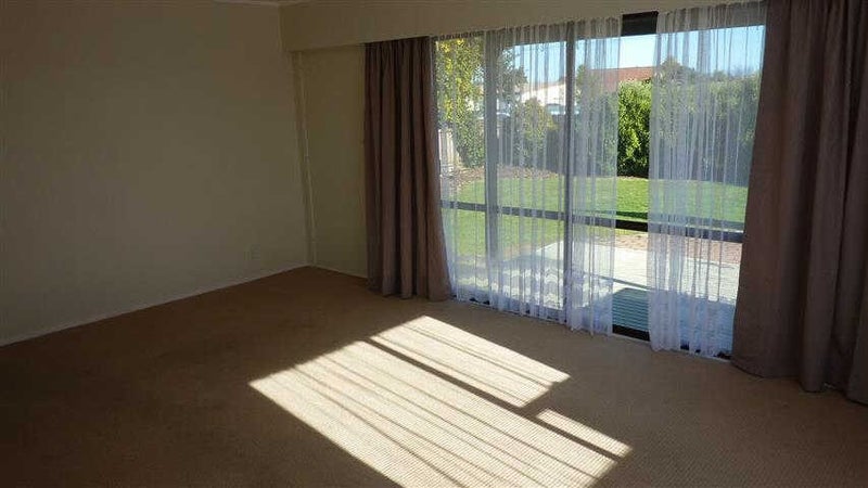89 Pohutukawa Drive, Pukete, Hamilton - Carousel 4