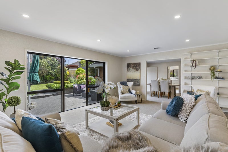 17 Channing Crescent, Botany Downs, Auckland - Carousel 2