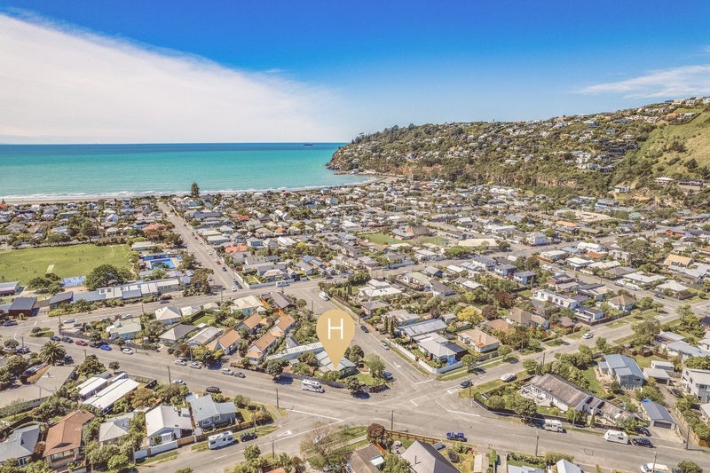 6 Thorpe Street, Sumner, Christchurch - Carousel 1