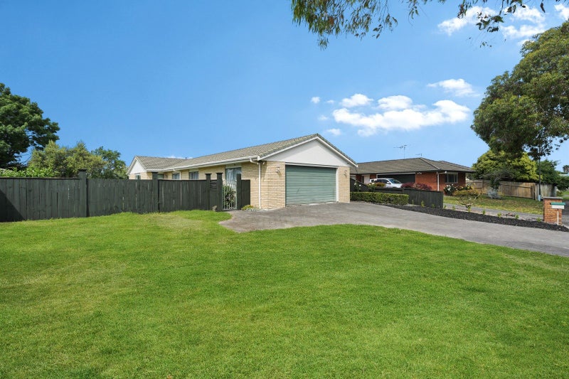 43 Diomede Glade, Flagstaff, Hamilton - Carousel 2