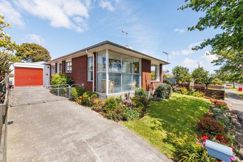 26 Meadowbrook Drive, Cloverlea, Palmerston North - Carousel 1