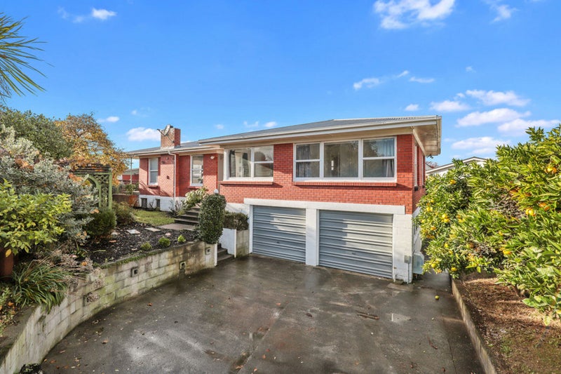 6 Aotea Place, Chedworth, Hamilton - Carousel 1