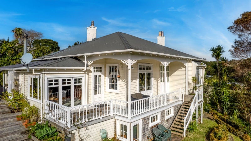 9 Robertson Street, Russell, Russell - Carousel 1