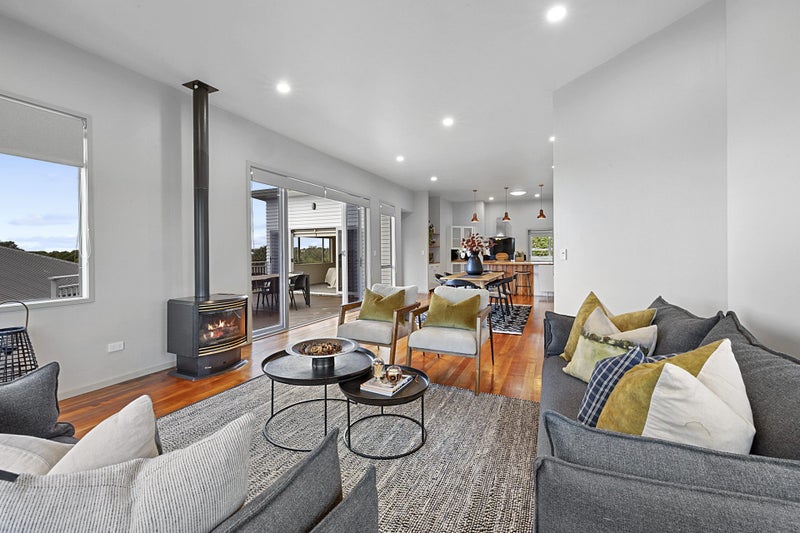 44 Karamea Street, Whalers Gate, New Plymouth - Carousel 2