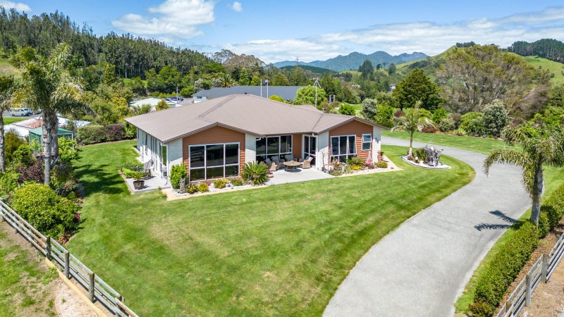 13 Titoki Lane, Whangamatā - Carousel 2