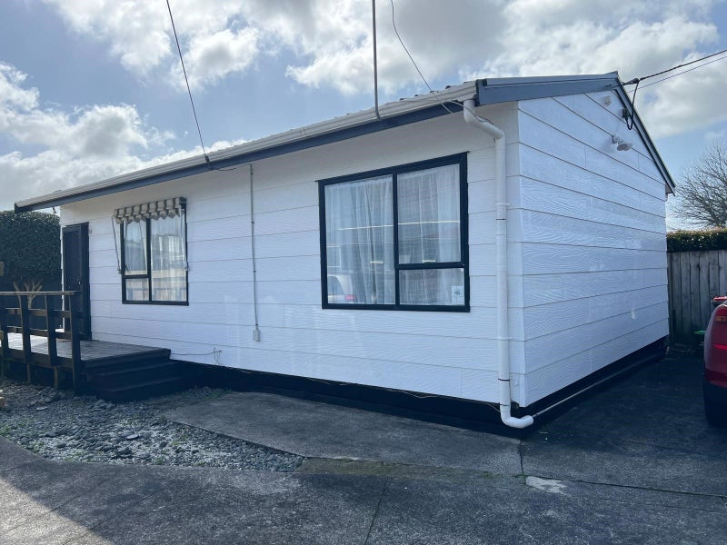 1/1 Taikata Road, Te Atatū Peninsula, Auckland - Carousel 10
