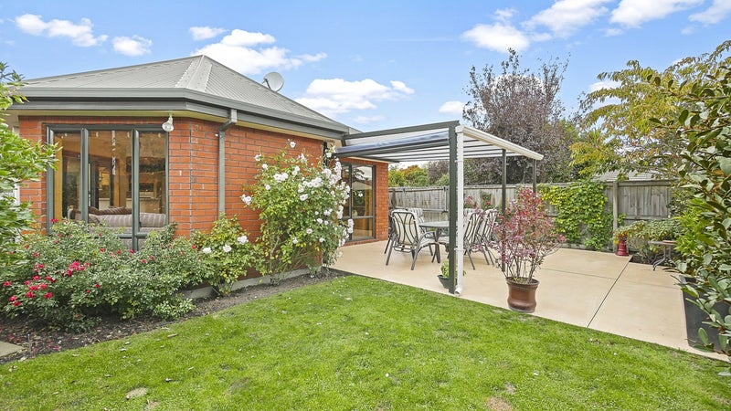 2/113 Avonhead Road, Avonhead, Christchurch - Carousel 1