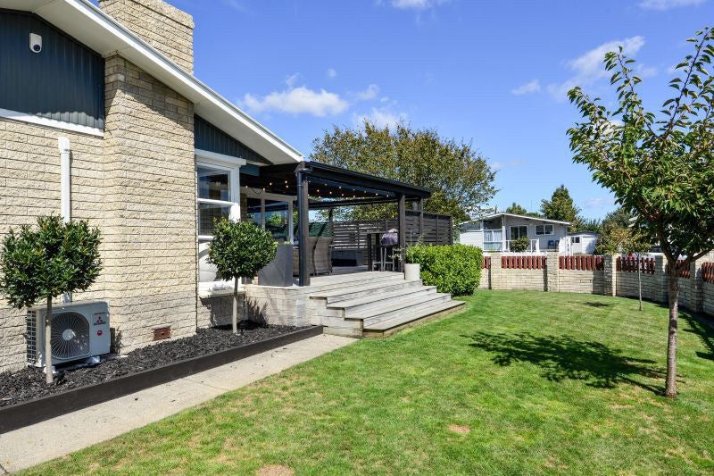 2 Katherine Place, Melville, Hamilton - Carousel 2