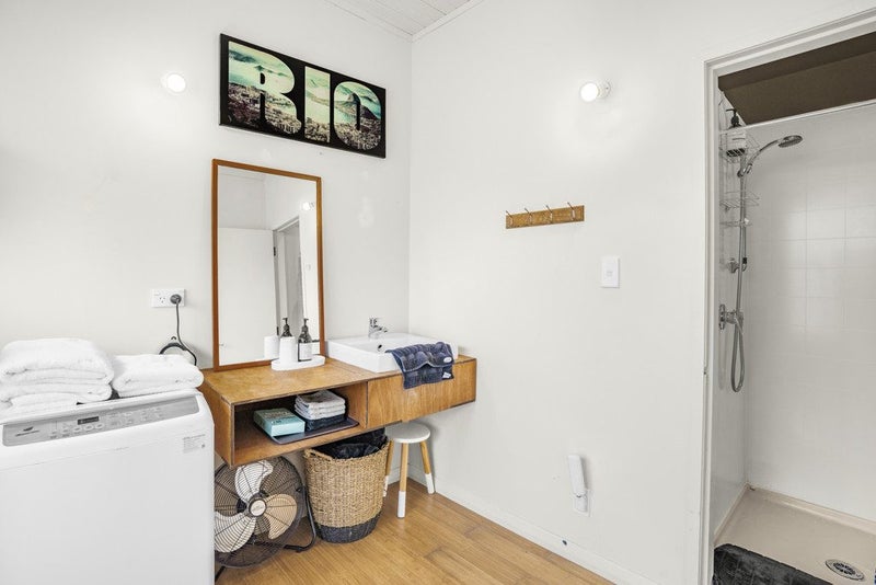 81 Rotherham Terrace, Miramar, Wellington - Carousel 20