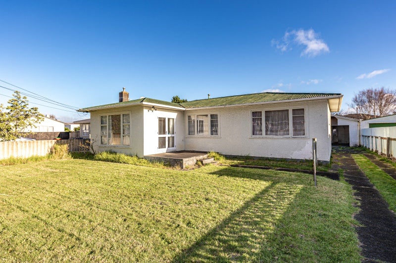 67 Thatcher Street, Castlecliff, Whanganui - Carousel 1