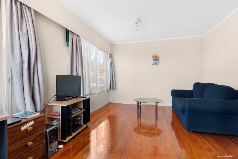 1/6 Stansfield Place, Sunnyhills, Auckland - Carousel 2