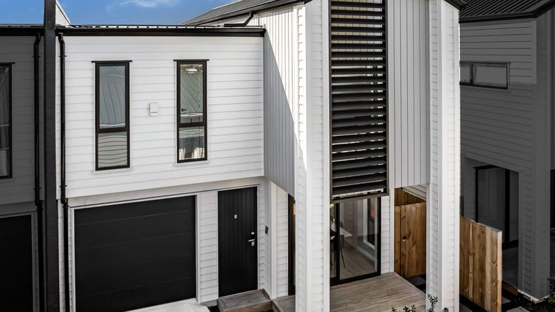 7B Queen Mary Avenue, New Lynn, Auckland - Carousel 1