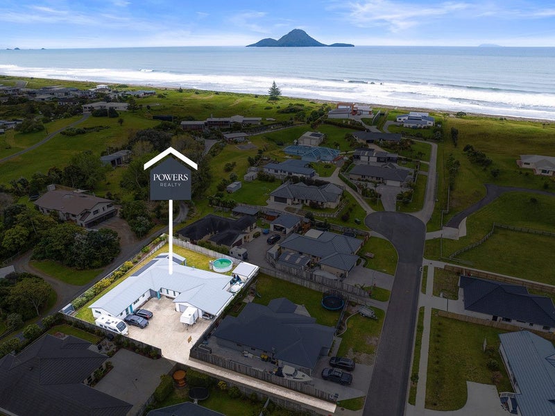 19 Dawn Parade, Coastlands, Whakatane - Carousel 1