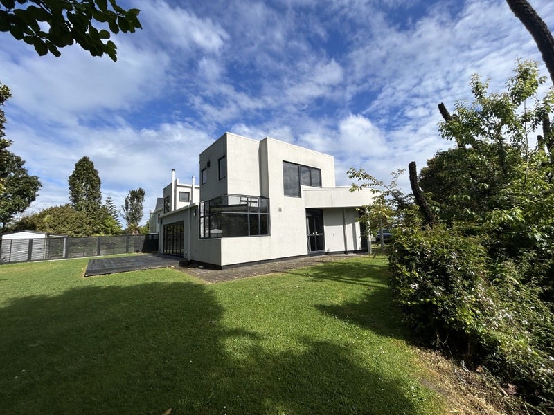 7 Radford Place, Harrowfield, Hamilton - Carousel 2