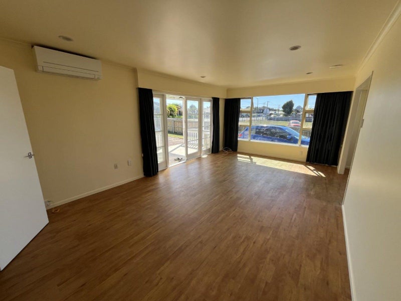 21 Barrett Road, Whalers Gate, New Plymouth - Carousel 2