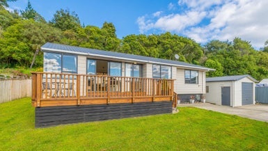 35 Cleland Crescent, Naenae, Lower Hutt - Carousel 1