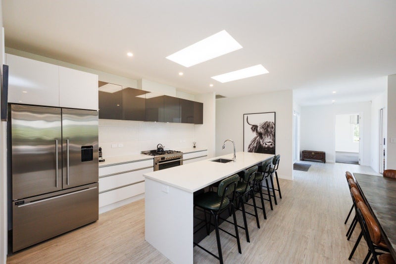 33 Hartwell Drive, Kelvin Grove, Palmerston North - Carousel 2