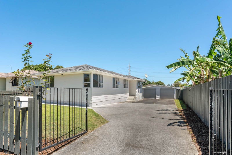 5 Zelda Avenue, Clover Park, Auckland - Carousel 1