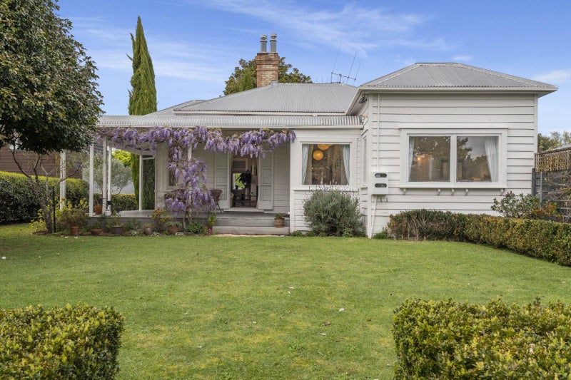 5 Longwood Lane, Otumoetai, Tauranga - Carousel 1