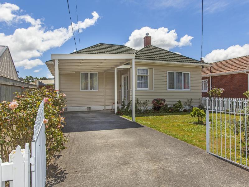 2/35 Waiwhetu Road, Waiwhetu, Lower Hutt - Carousel 1