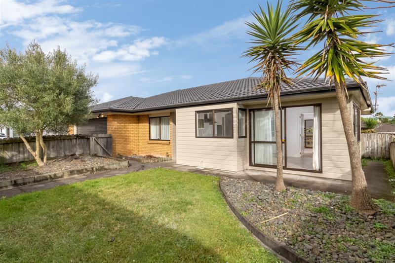1/91 Aviemore Drive, Highland Park, Auckland - Carousel 1
