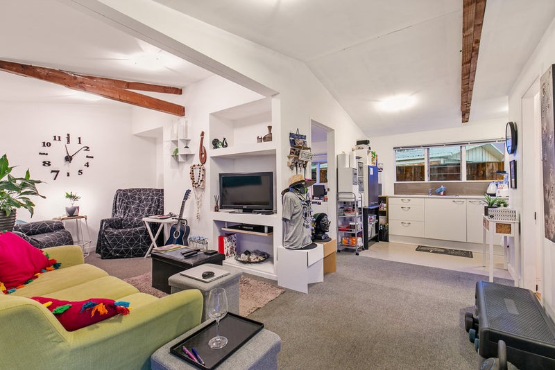 1 Julian Place, Otara, Auckland - Carousel 26