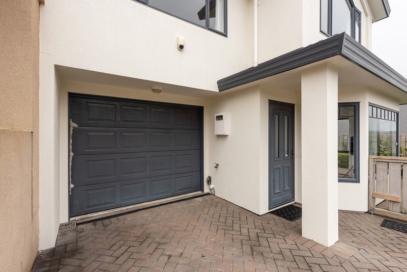 12 Landsdowne Terrace, Karori, Wellington - Carousel 21