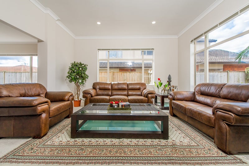 50 Thornbury Crescent, East Tamaki Heights, Auckland - Carousel 2