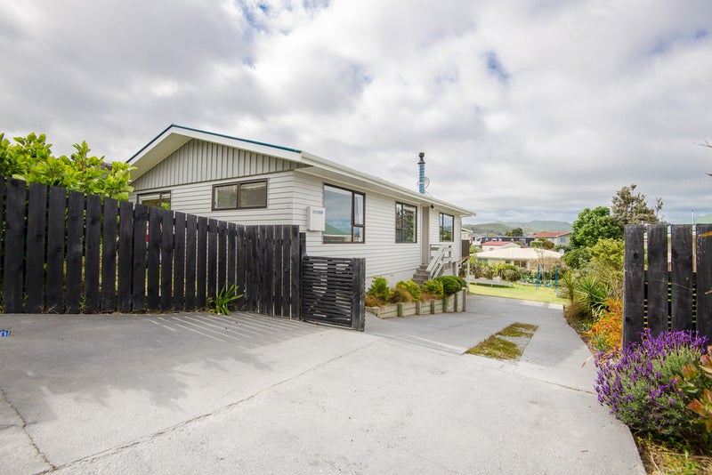 8 Inlet View, Titahi Bay, Porirua - Carousel 17