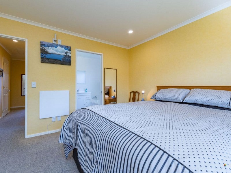 18 Ormrod Grove, Riverstone Terraces, Upper Hutt - Carousel 20