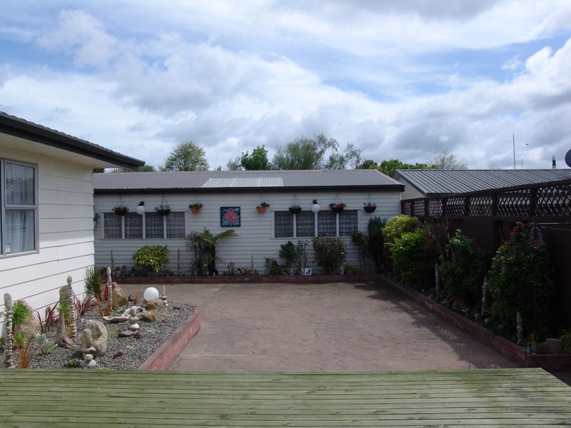 15 Pinedale Parade, Milson, Palmerston North - Carousel 8