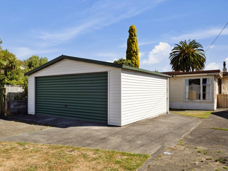 6 Richard Street, Belmont, Lower Hutt - Carousel 13