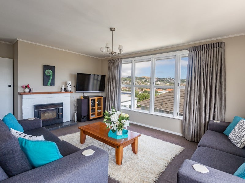 14 Chaffey Crescent, Titahi Bay, Porirua - Carousel 2