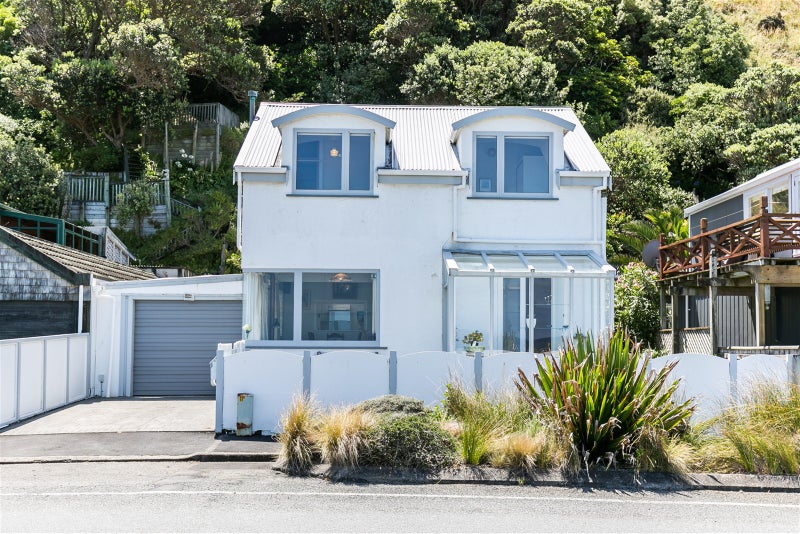 156 Owhiro Bay Parade, Owhiro Bay, Wellington - Carousel 2