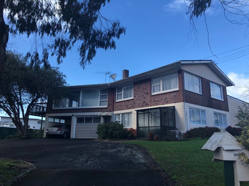 23 Litten Road, Cockle Bay, Auckland - Carousel 1