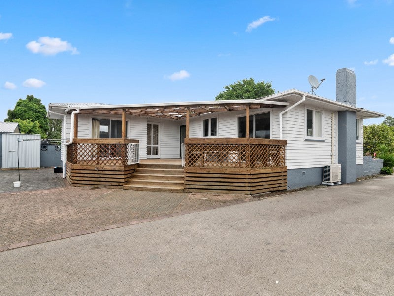 8 Puweto Street, Selwyn Heights, Rotorua - Carousel 1