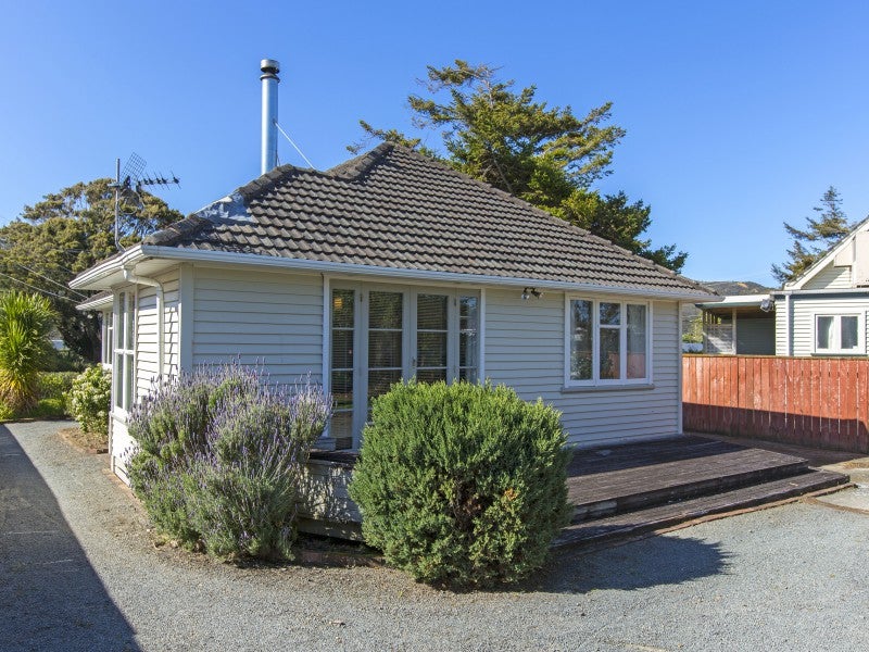 215 Oxford Terrace, Avalon, Lower Hutt - Carousel 1